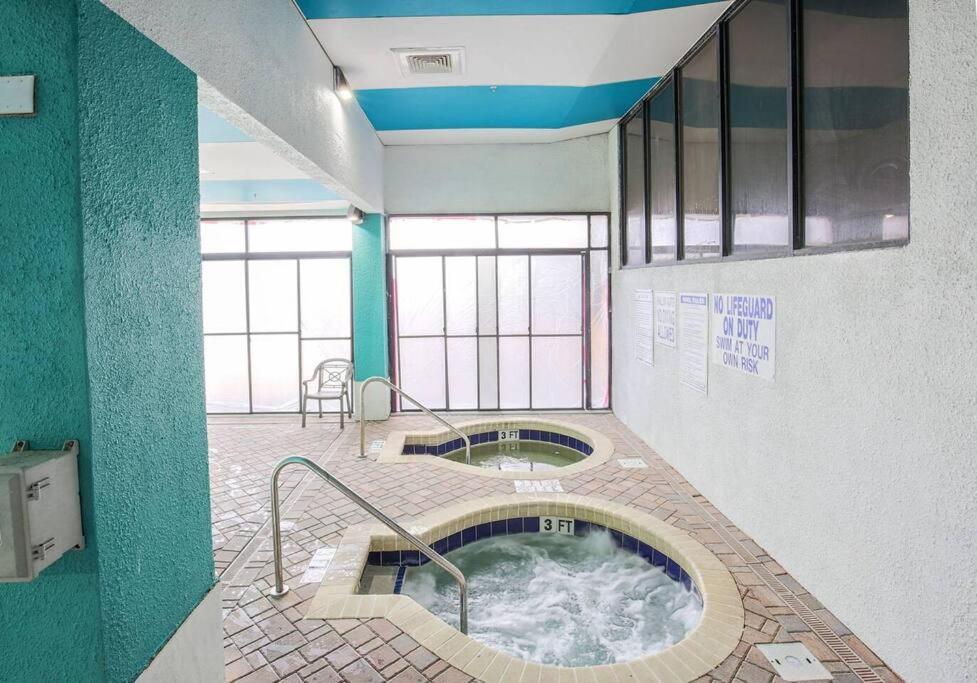 Апартаменти Upscale Oceanview 1Br Dog Friendly! 1104 Мертл-Біч Екстер'єр фото